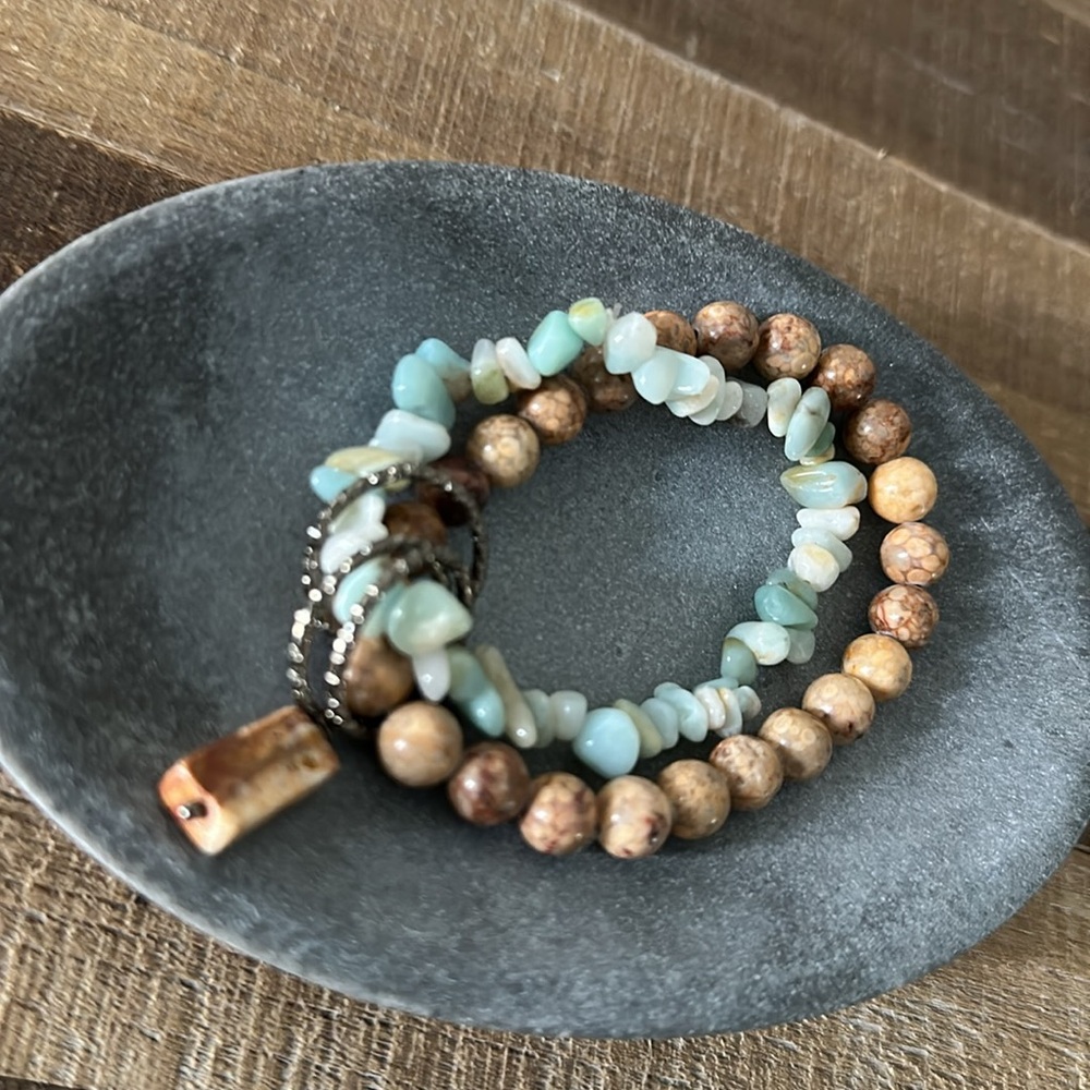 NEW double strand stretch bracelet with Bohemian stones. - Picture 2 of 3